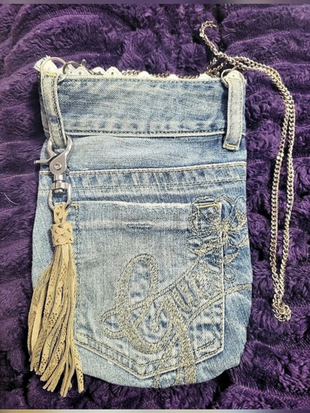 C'MON 90s TEENS!!! GUESS Denim Crossbody Bag